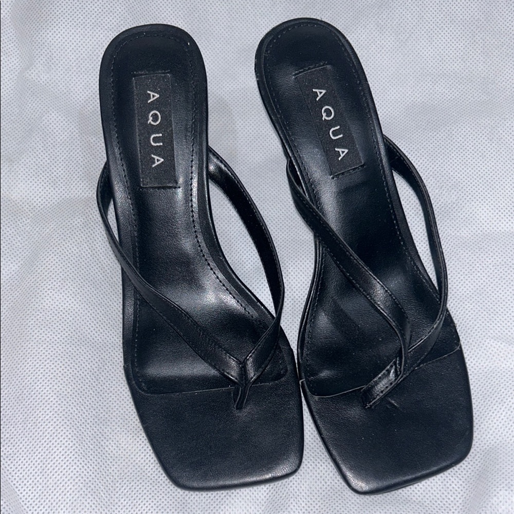 thong sandals / heels 🖤